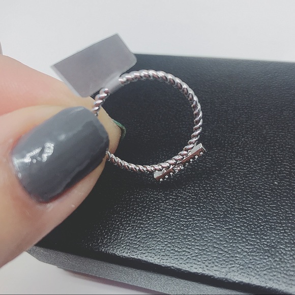 925 Sterling Silver Cubic Zirconia Ring - Picture 5 of 7